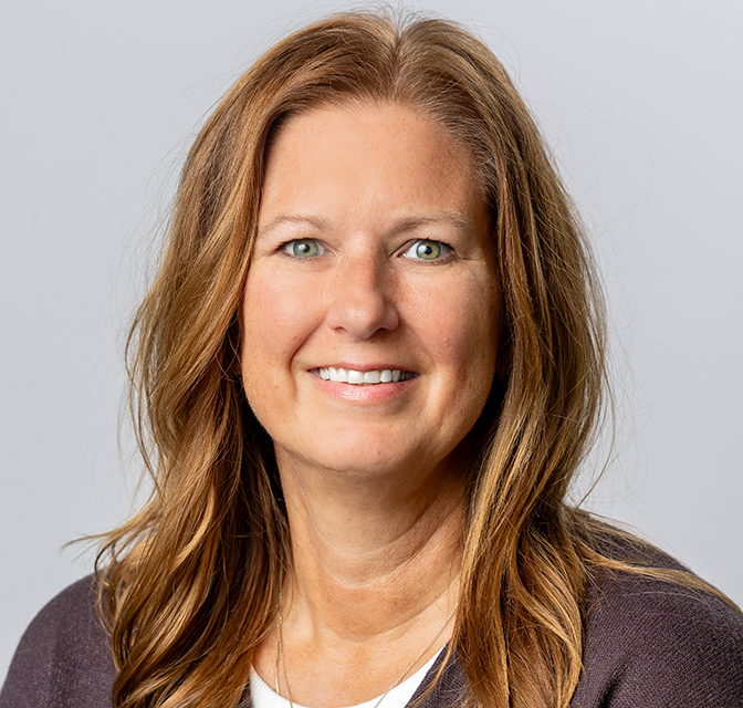 Photo of Lisa Gunderson